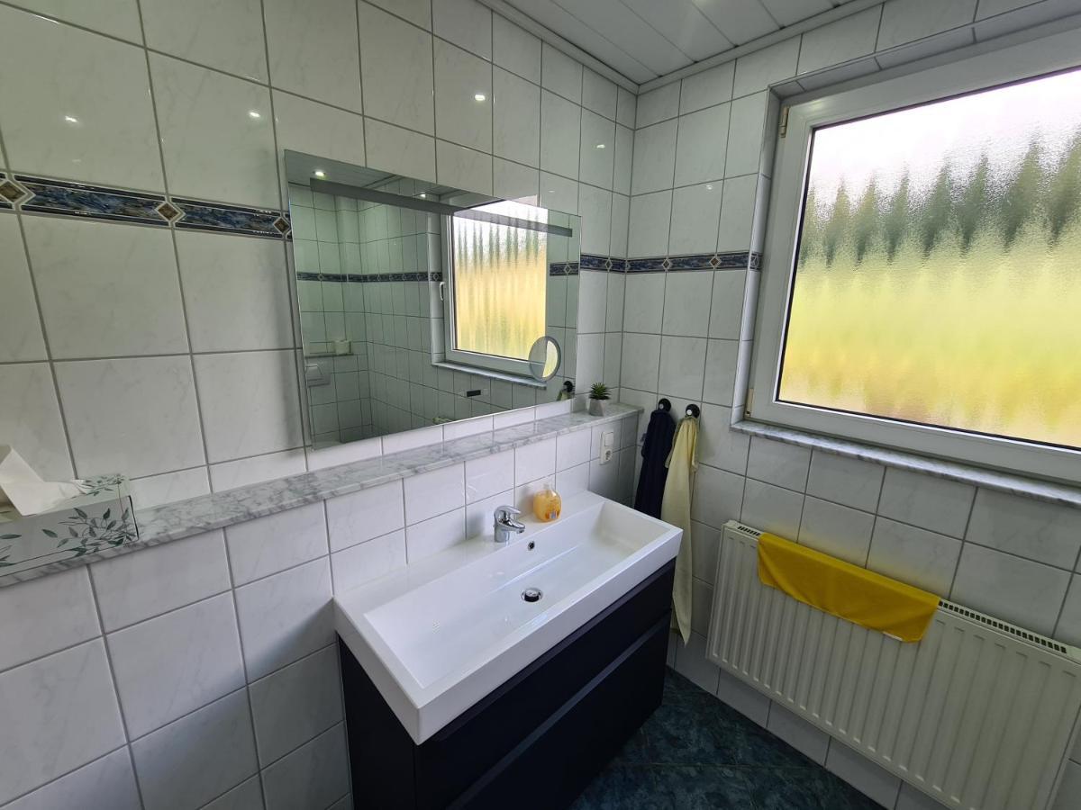 Moderne Ferienwohnung Mit Aussicht Bad Oeynhausen Esterno foto